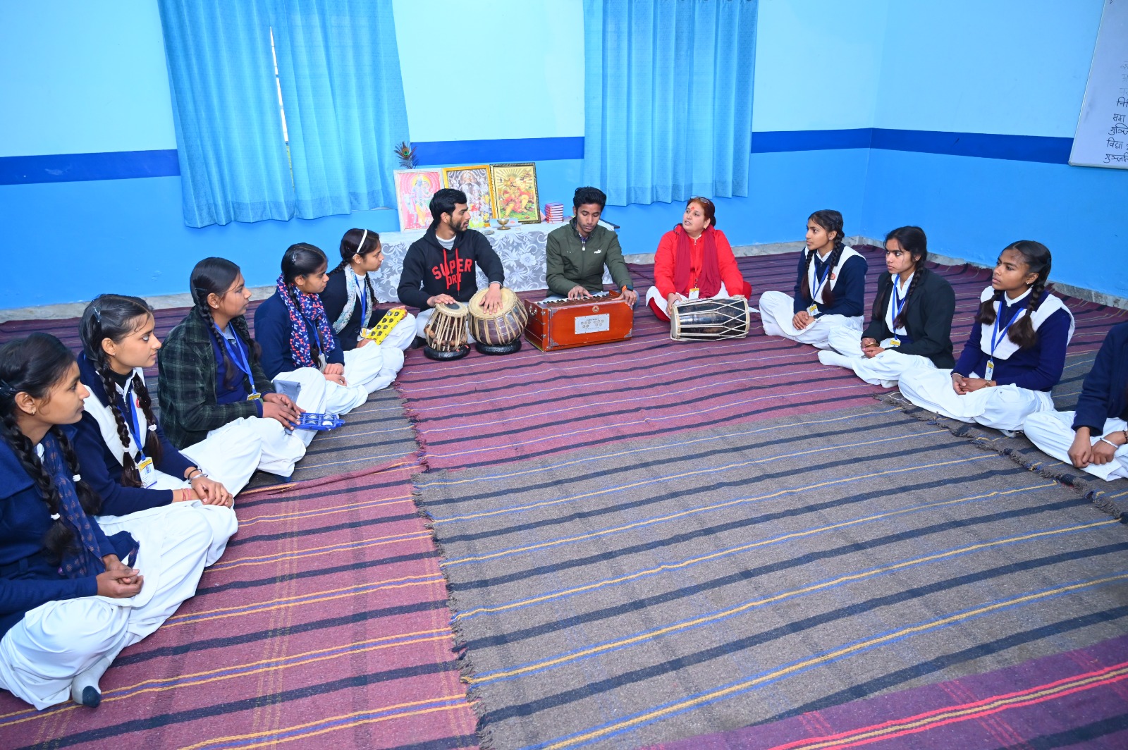 Saraswati-Vidya-Mandir-Inter-College-computer-lab-image